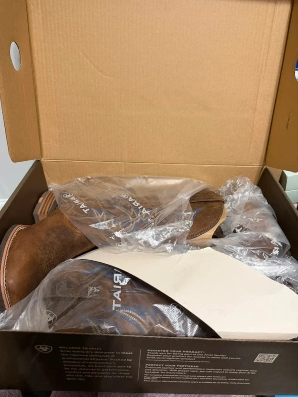 Ariat brand new